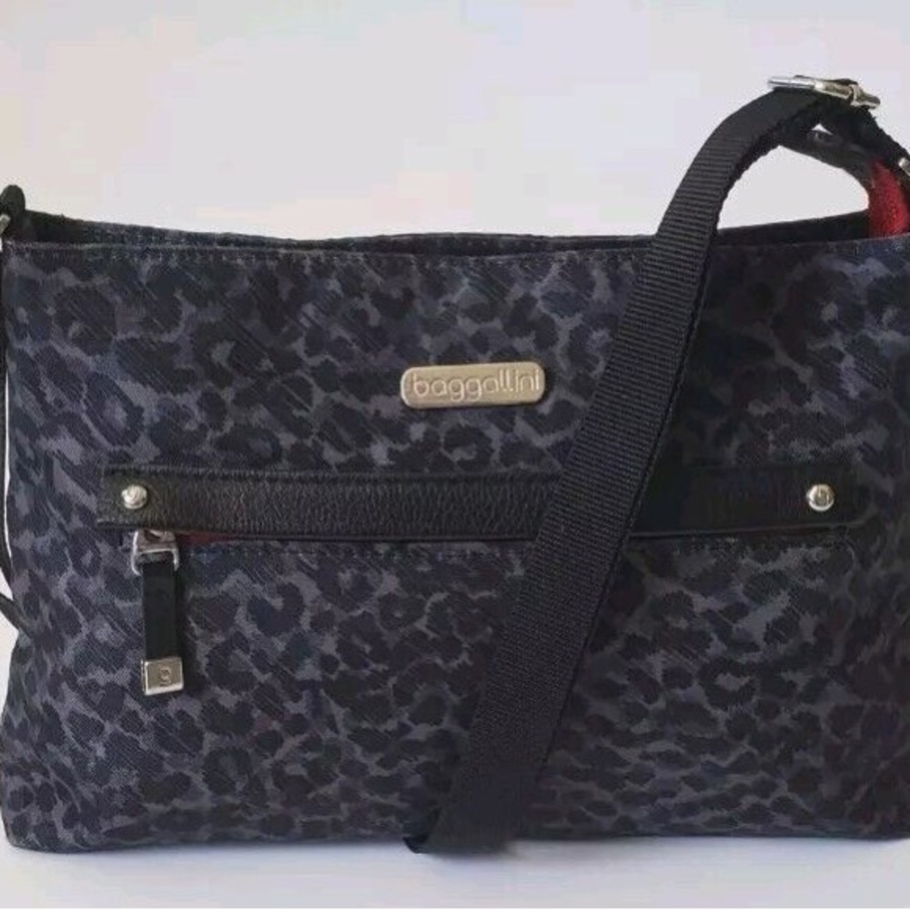Baggallini All Around Crossbody Mini MM in a black and gray leopard print - Picture 2 of 9